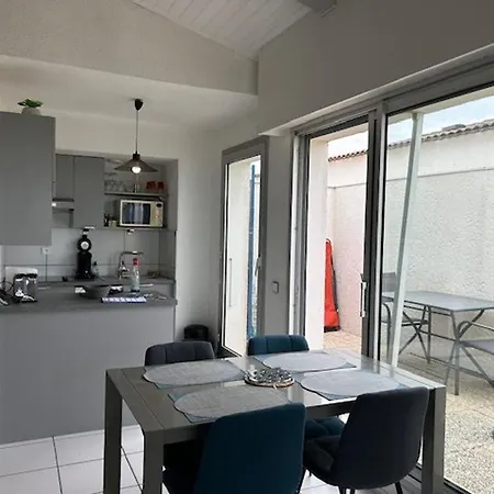 à Royan, Vue Mer, Proche Du Chay - Fr-1-494-75